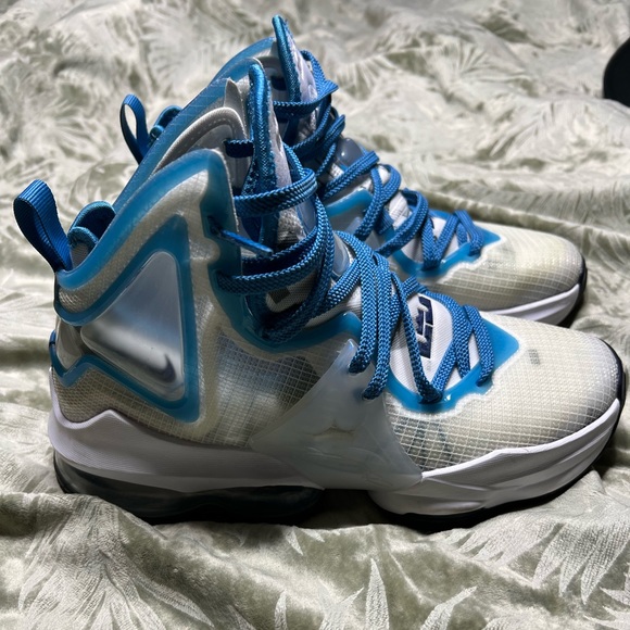 lebrons shoes space jam